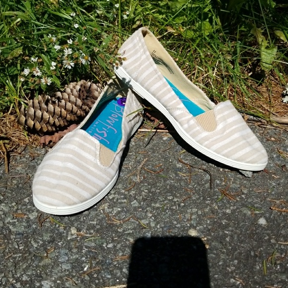Blowfish Shoes - Spring Ready🏝 Blowfish Canvas Flats 8 1/2